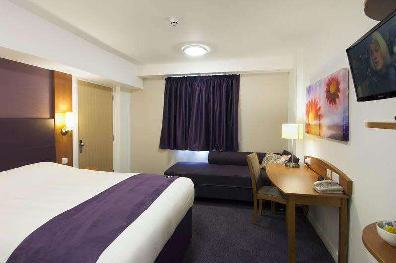 Premier Inn Stoke - Trentham Gardens Exterior foto